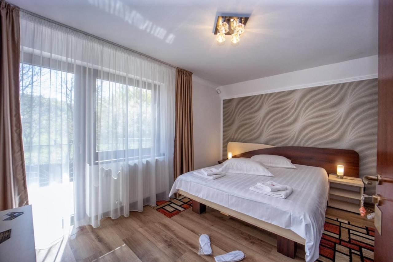 Amedeia Hotel Bran  Buitenkant foto